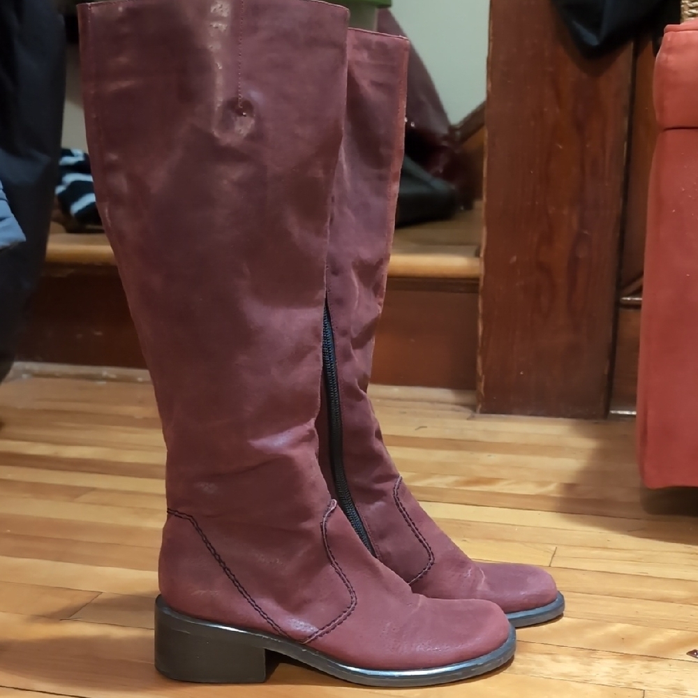 Elegant Maroon Heeled Boots Zipper Say 35 But Seem Larger